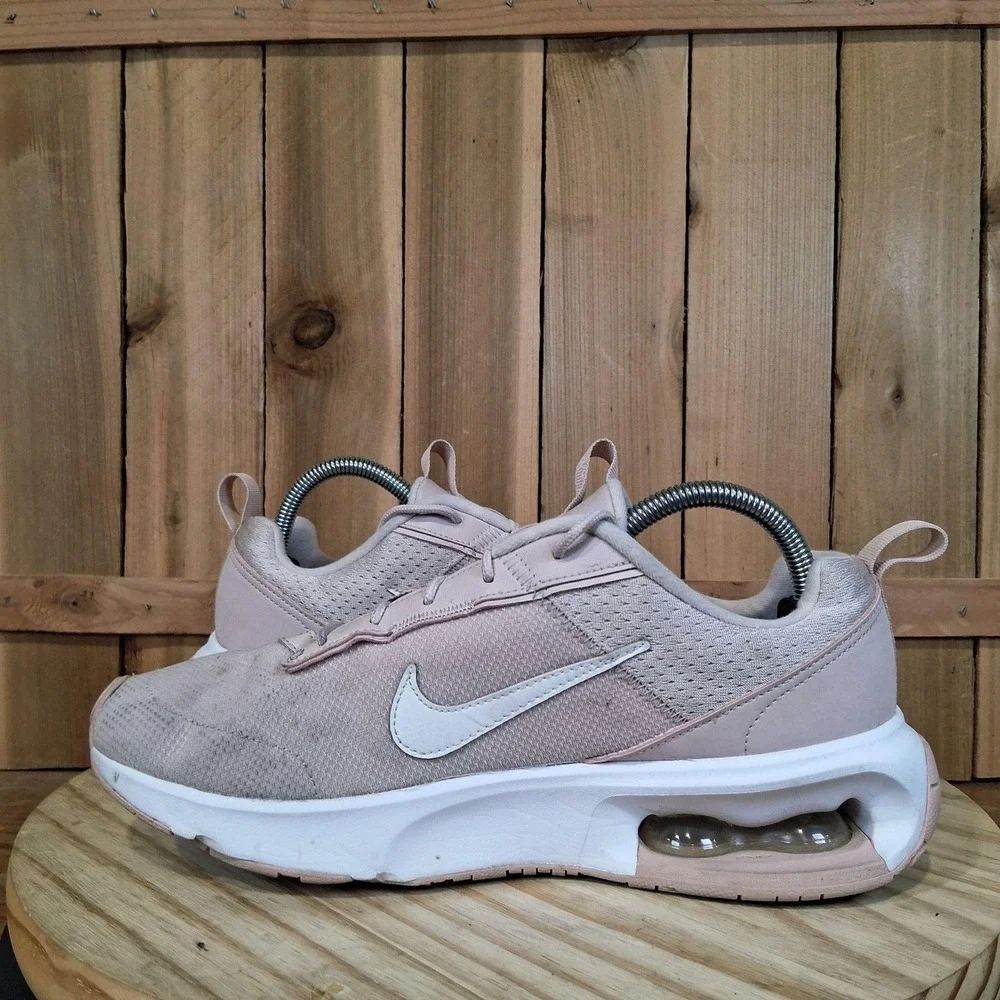Nike Air Max INTRLK‎ Lite Shoes Womens 9.5 Pink Mesh Running Sneakers DV5695-600